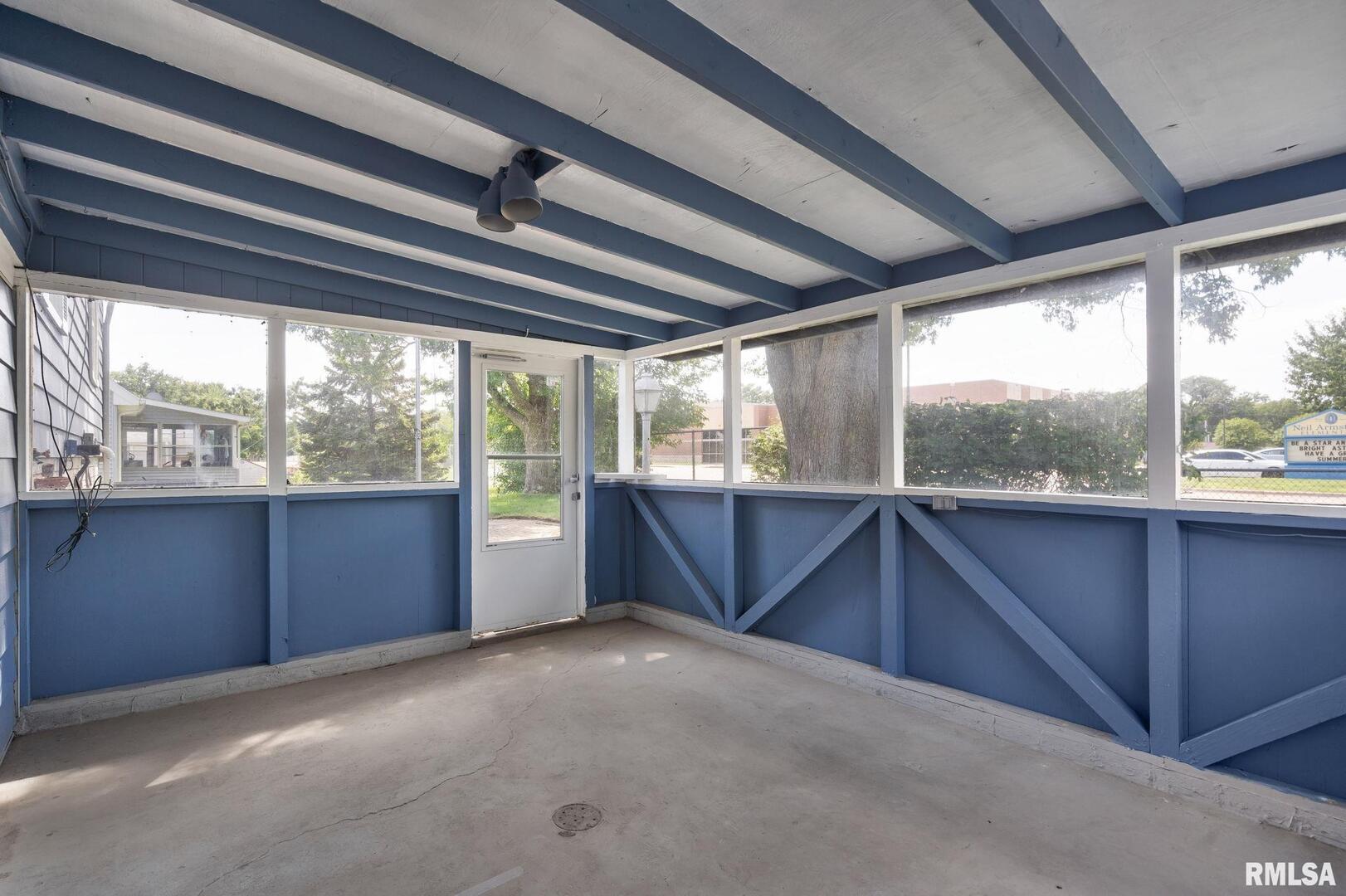 1 RIVERVIEW Lane