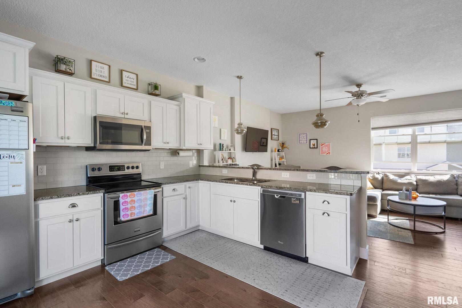 700 COX Court Unit: 700
