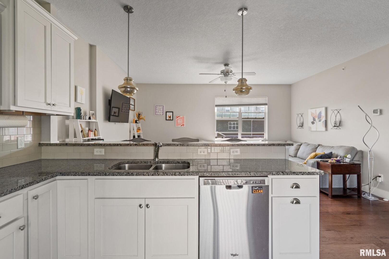 700 COX Court Unit: 700