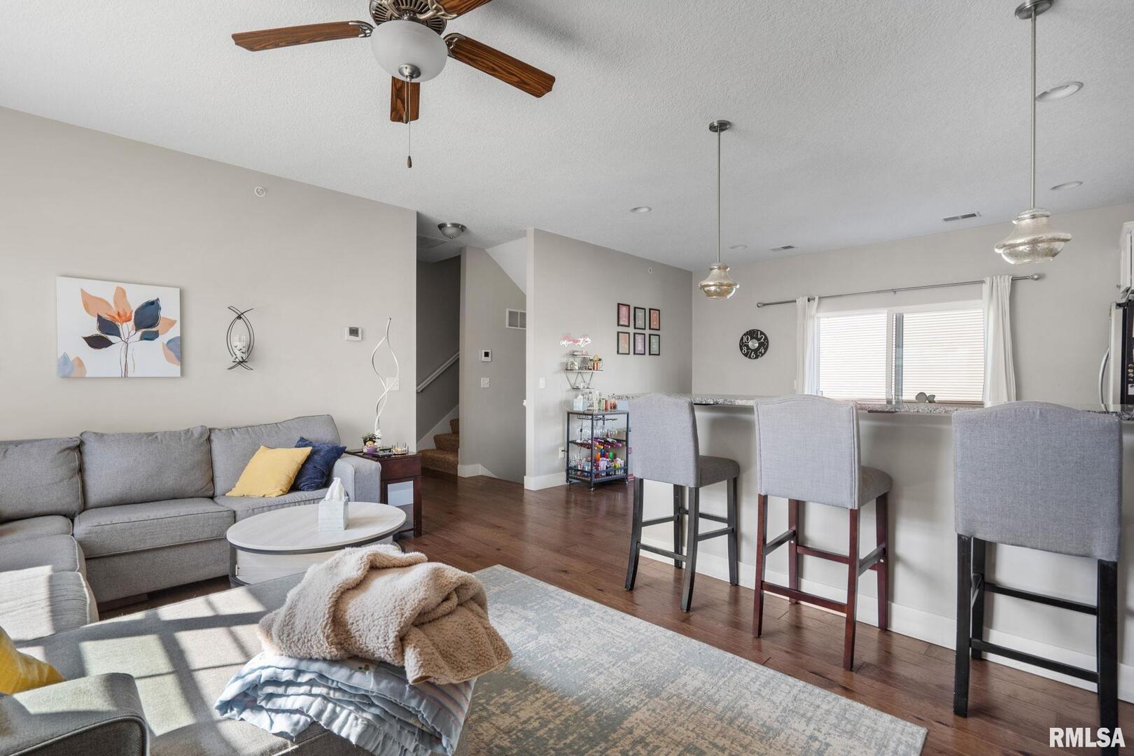 700 COX Court Unit: 700