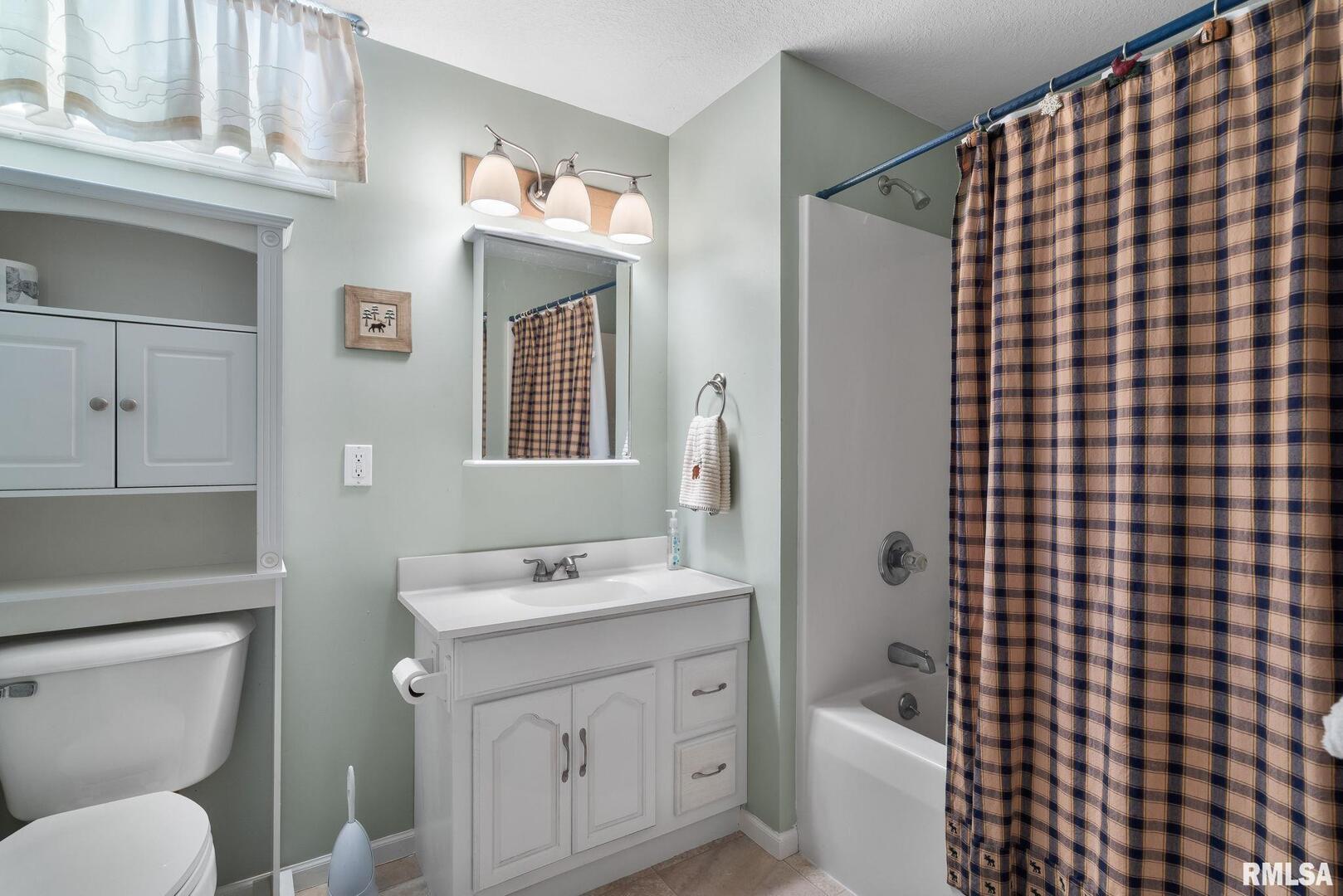 2013 VILLA PINES Circle