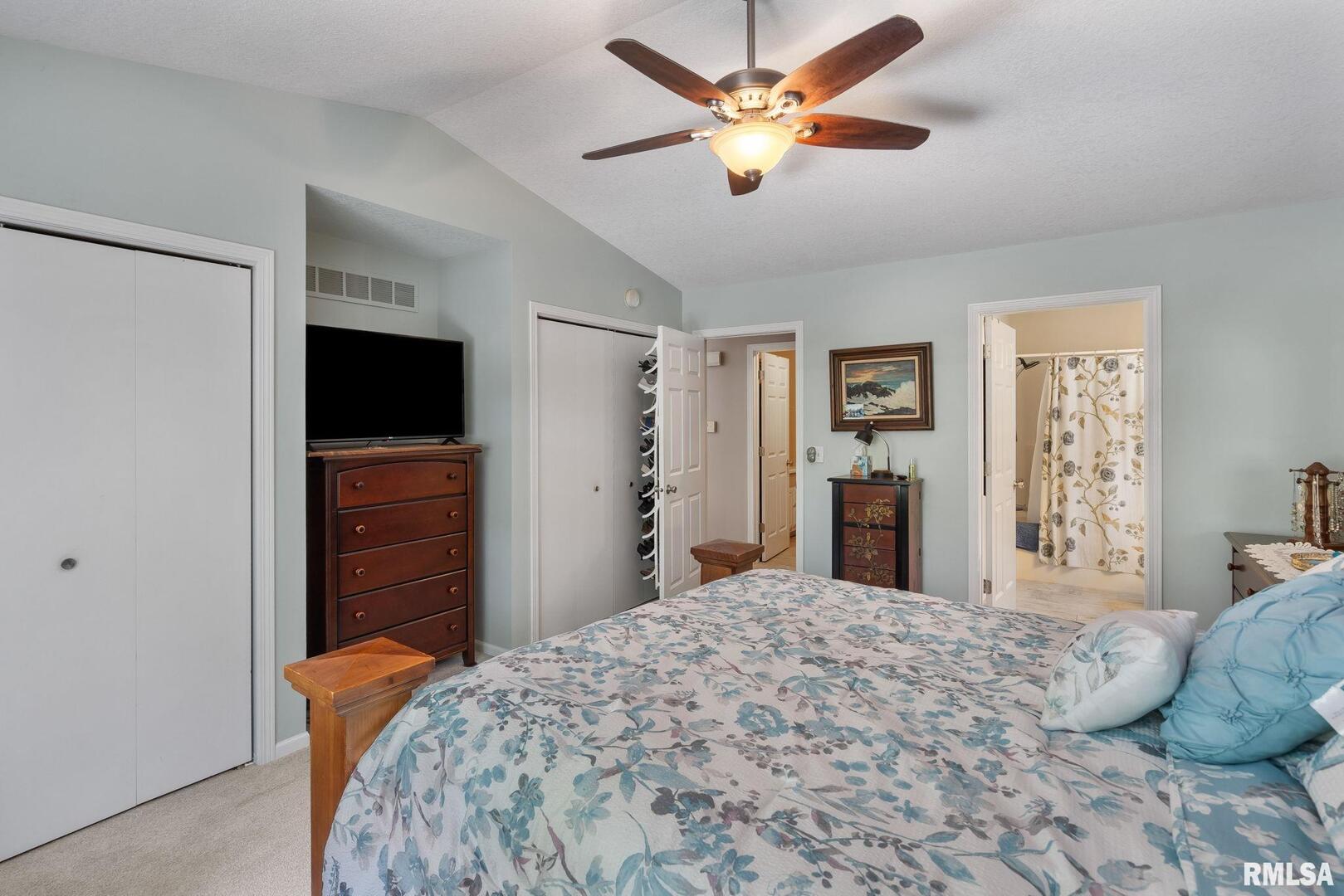 2013 VILLA PINES Circle
