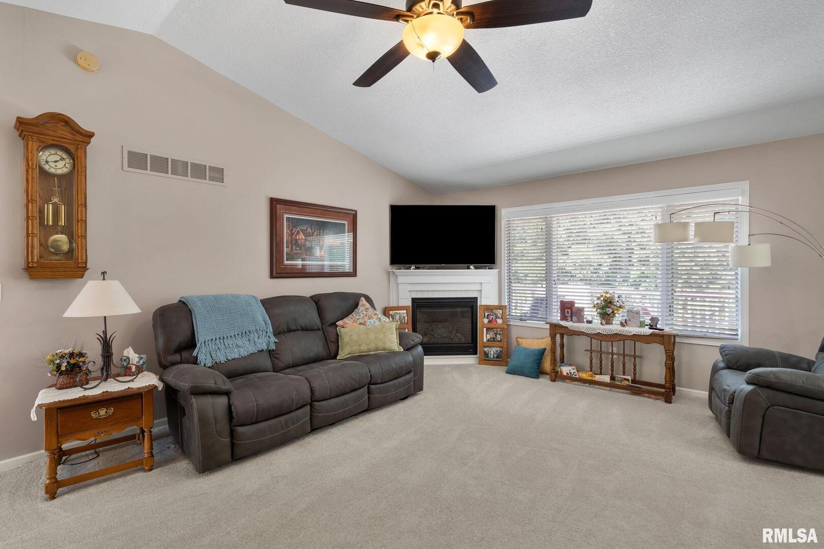 2013 VILLA PINES Circle