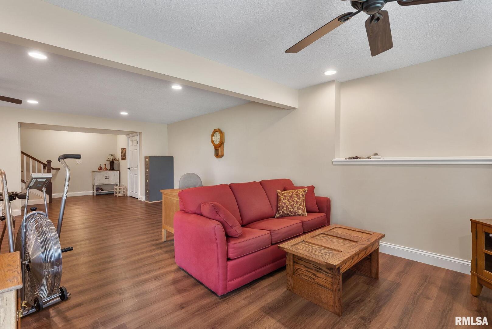 5574 CAVAN Crossing