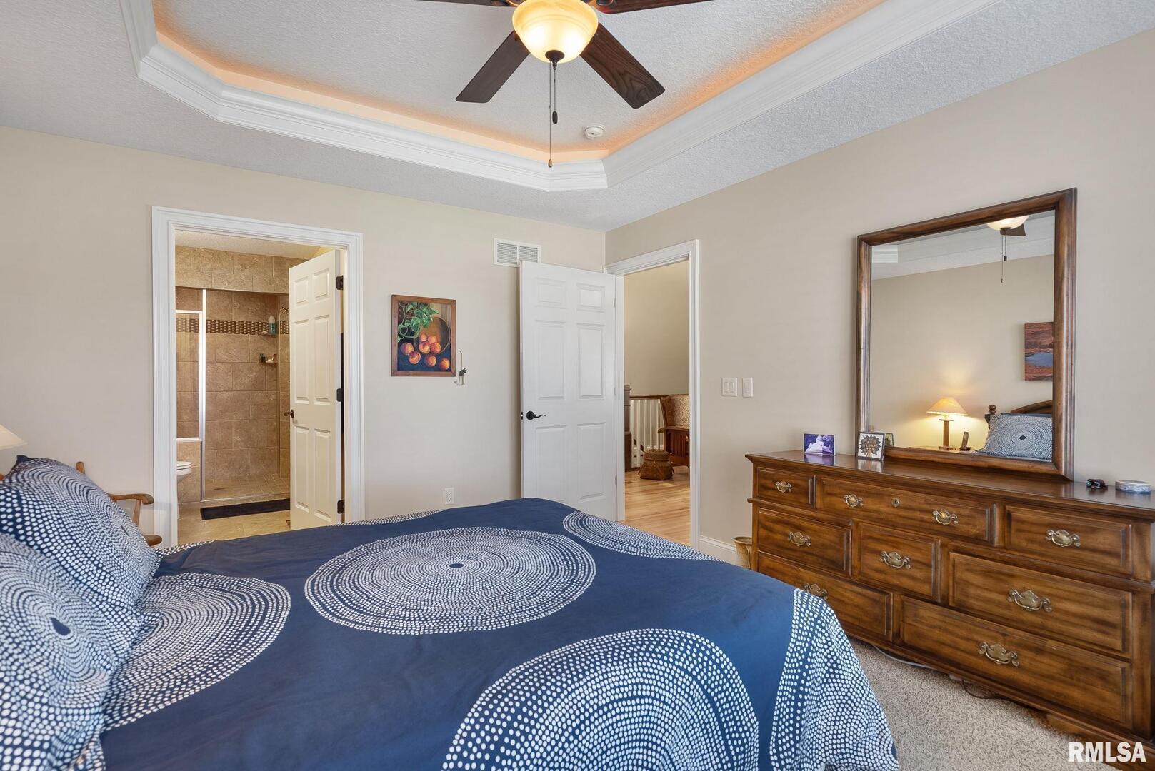 5574 CAVAN Crossing