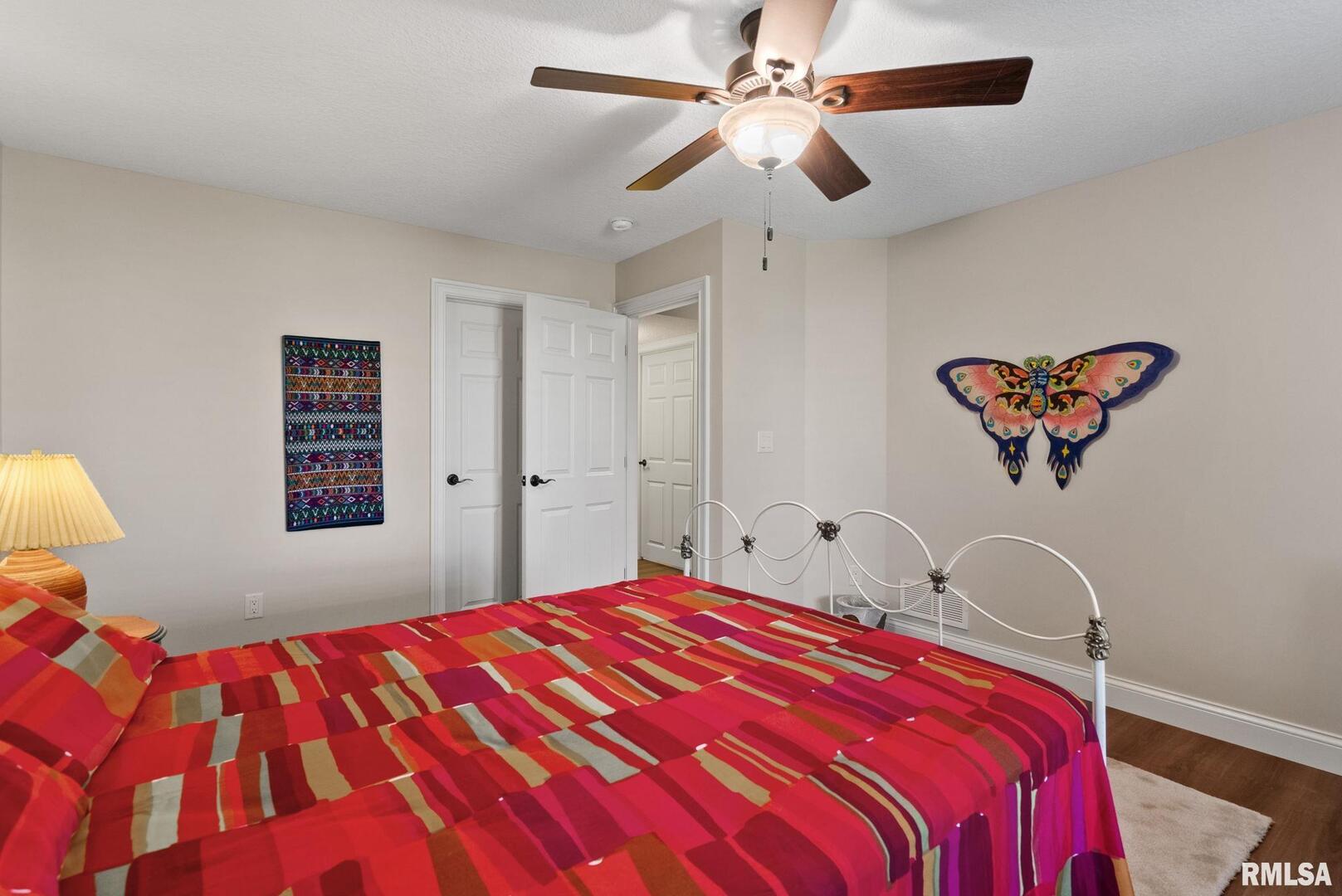 5574 CAVAN Crossing