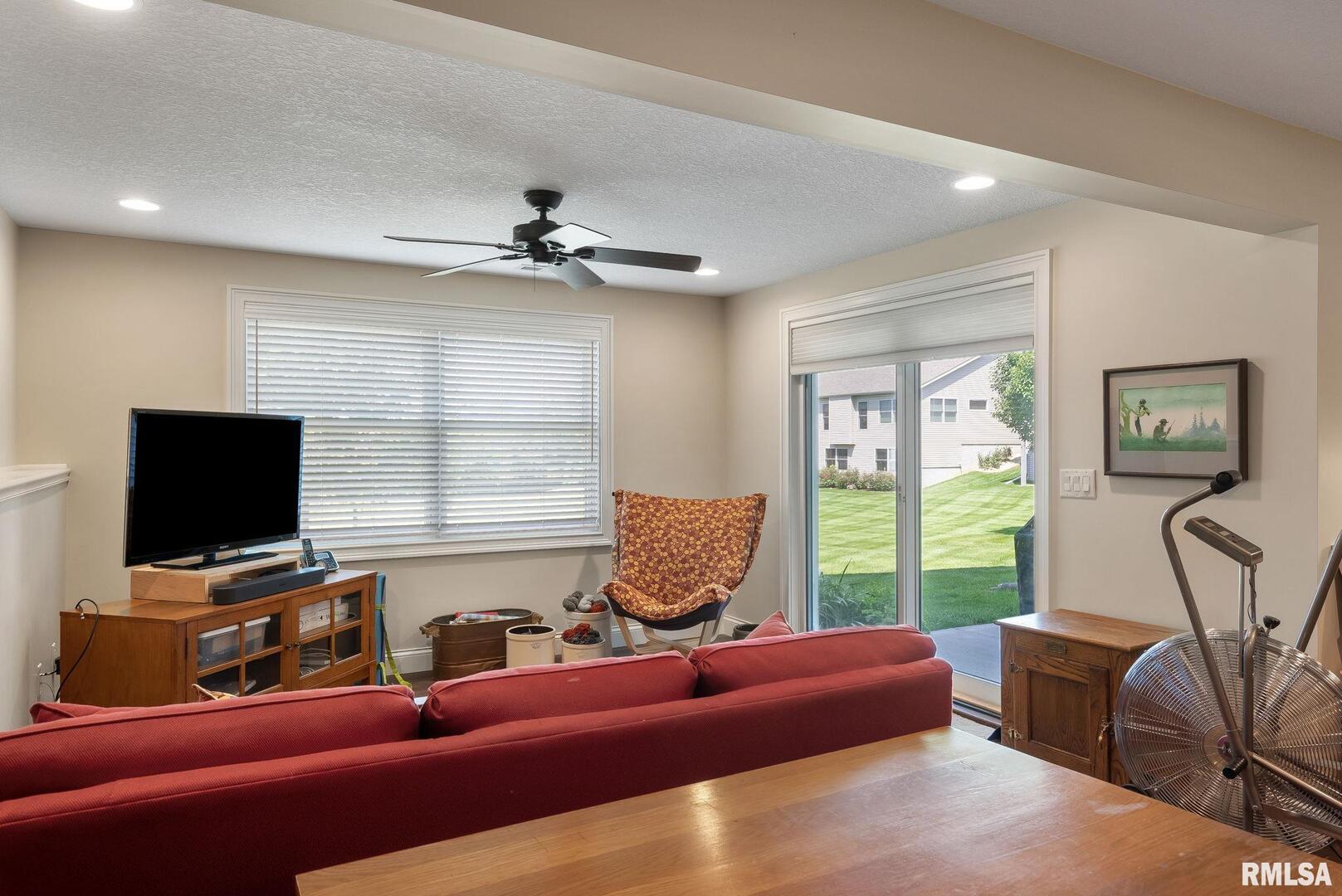 5574 CAVAN Crossing