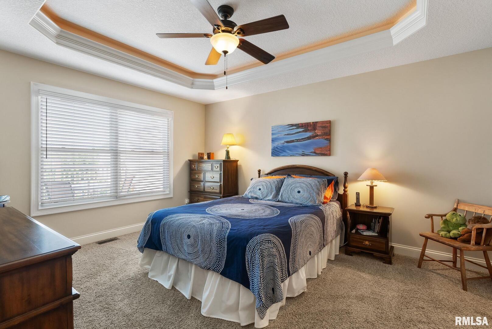 5574 CAVAN Crossing