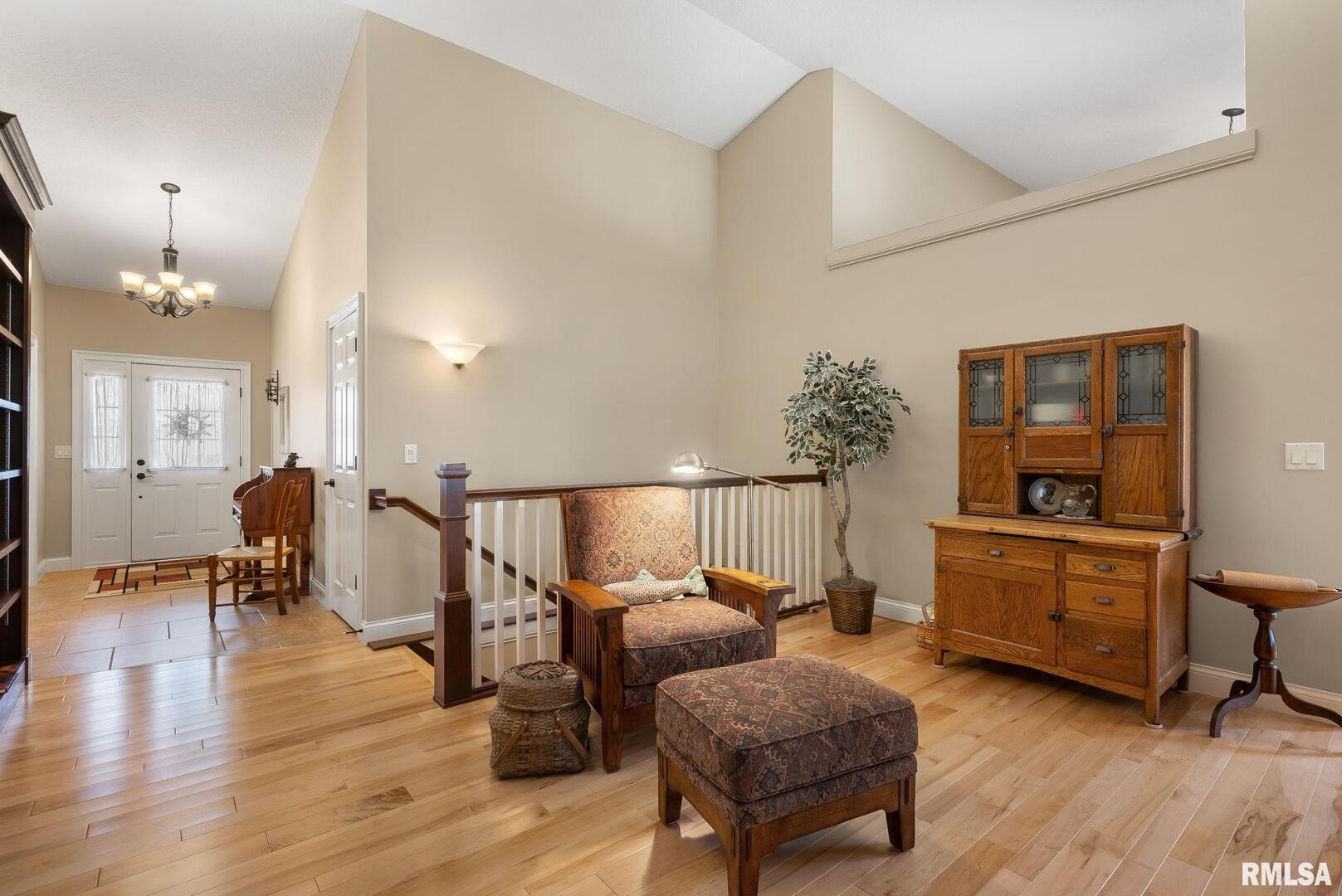 5574 CAVAN Crossing