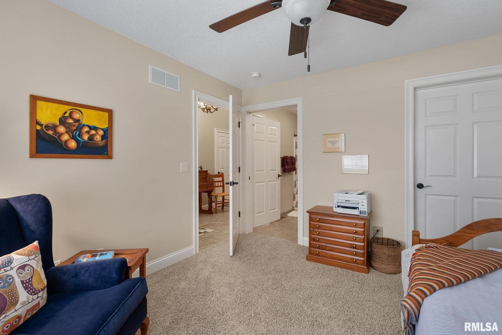 5574 CAVAN Crossing