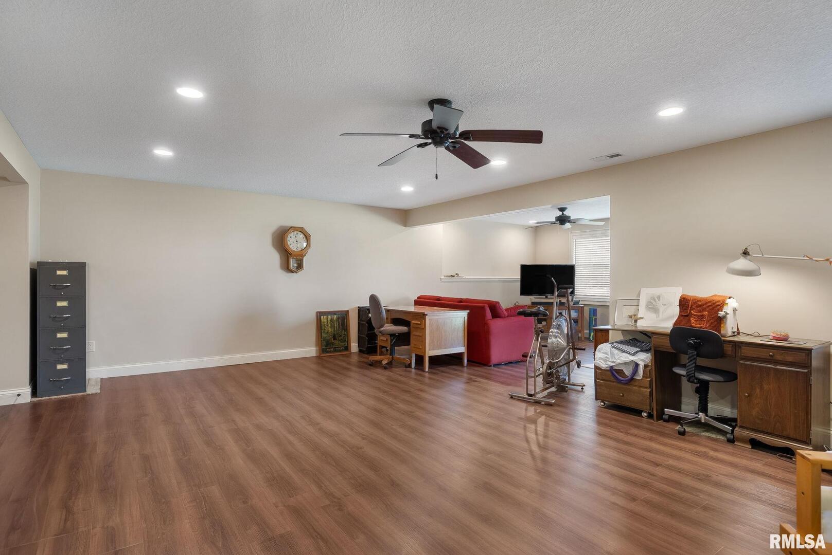 5574 CAVAN Crossing