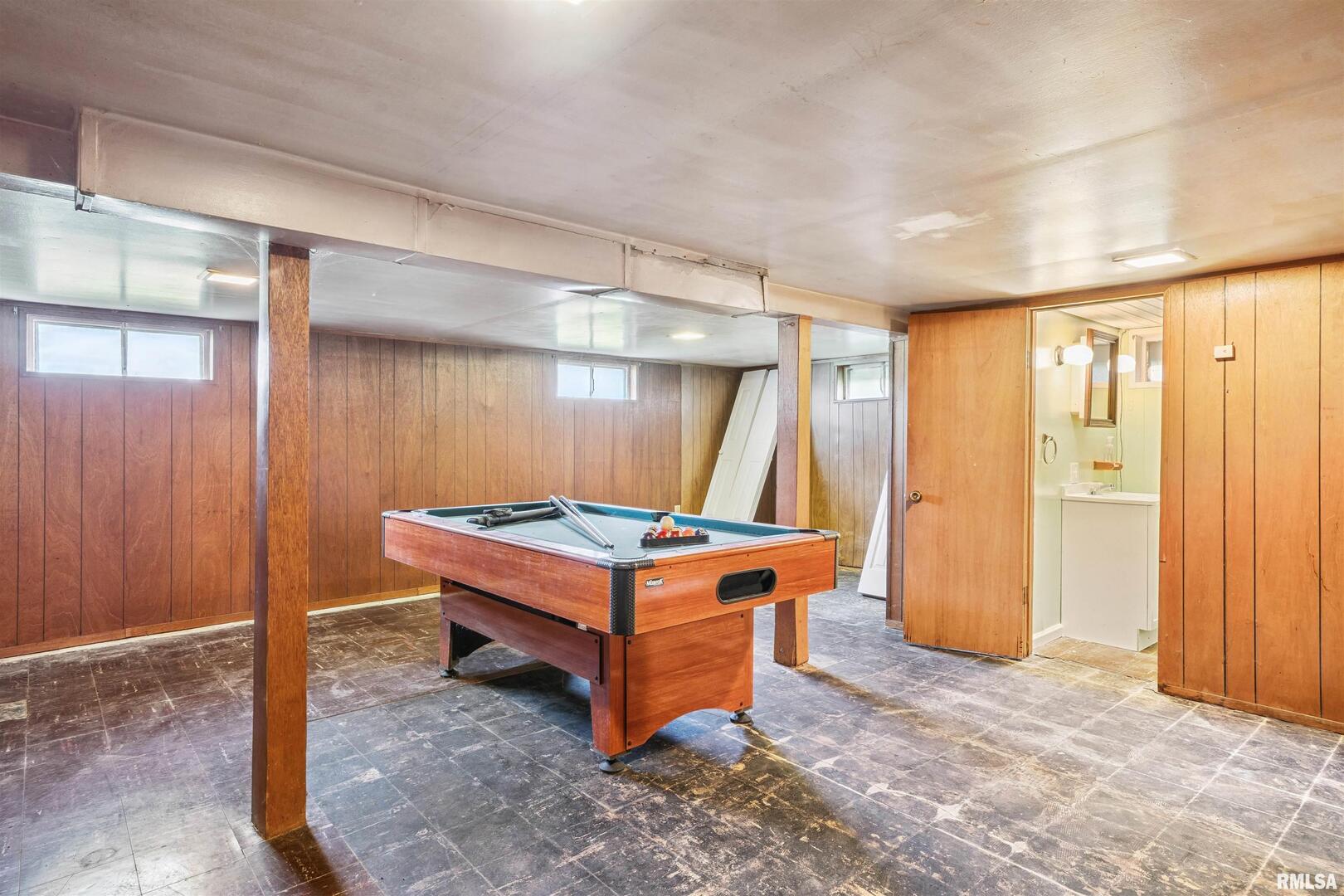 305 4TH Street