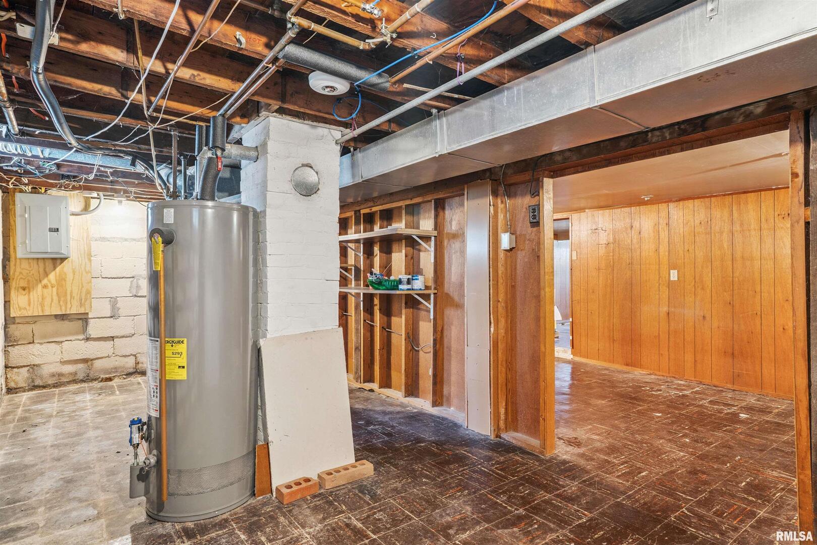 305 4TH Street