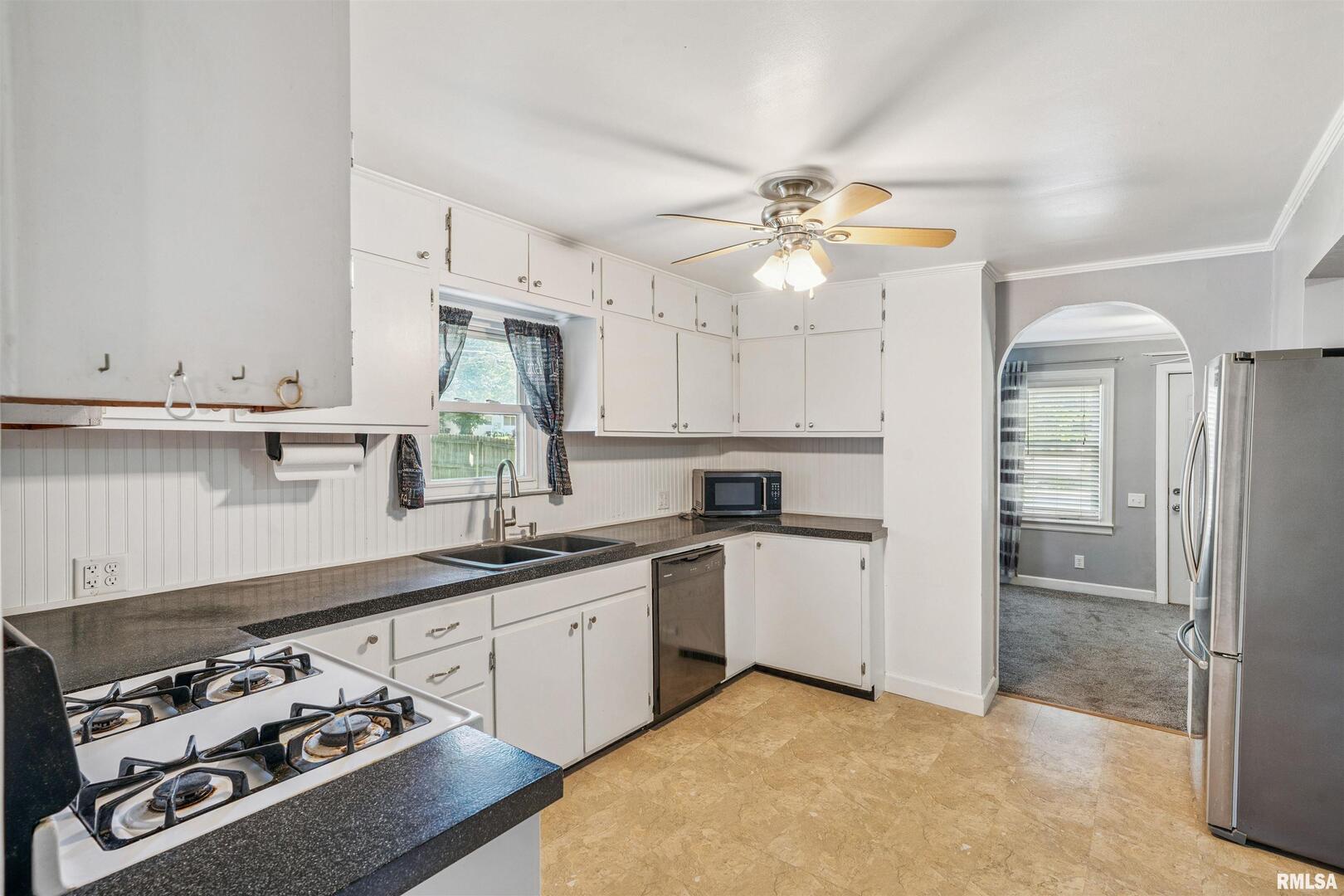 305 4TH Street