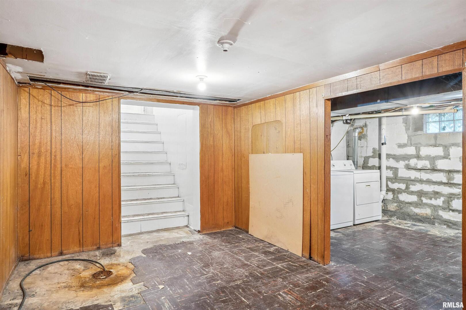 305 4TH Street