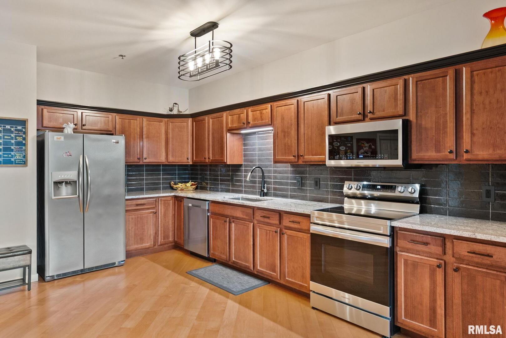 110 19TH Street Unit: 313