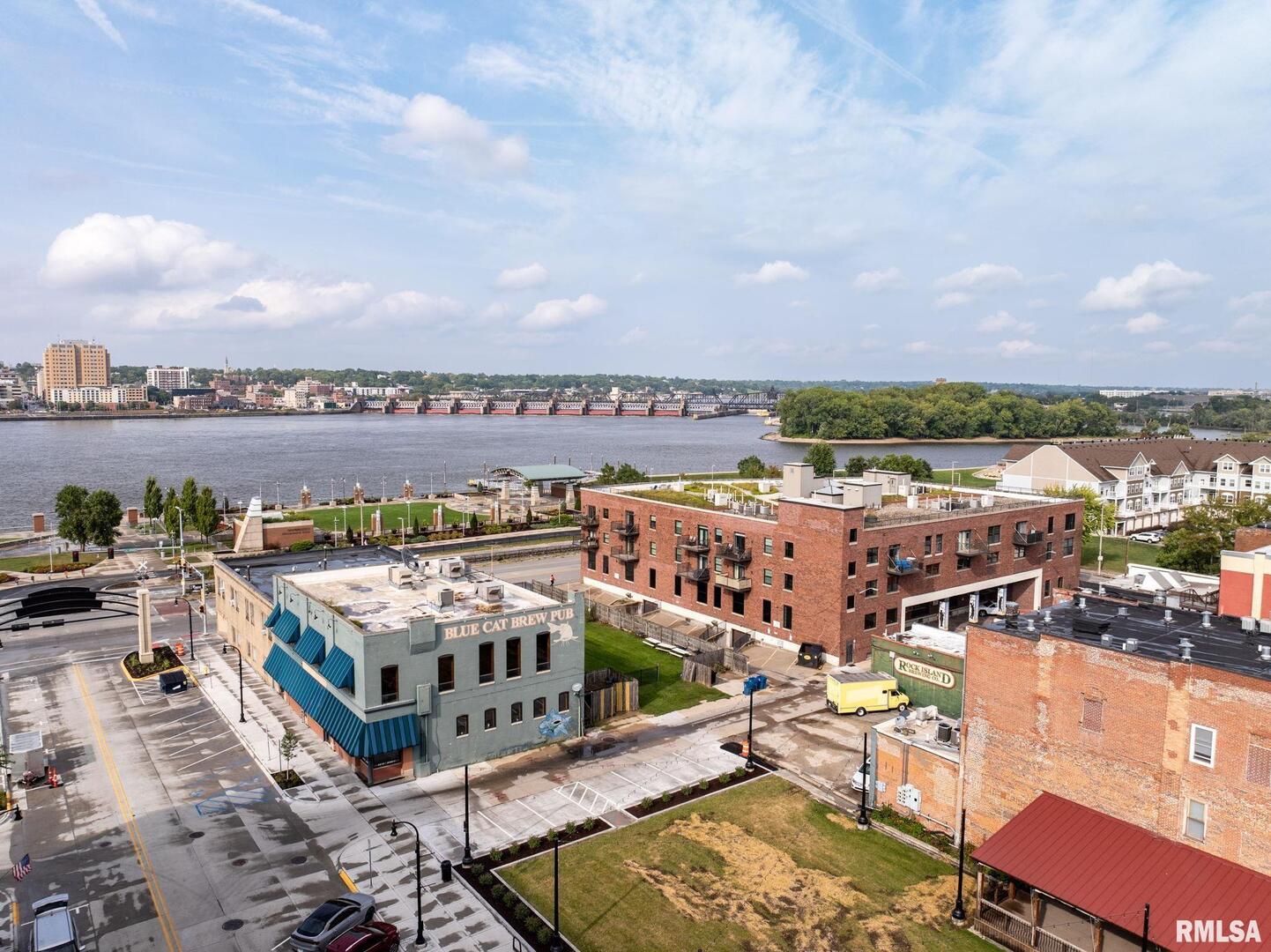 110 19TH Street Unit: 313