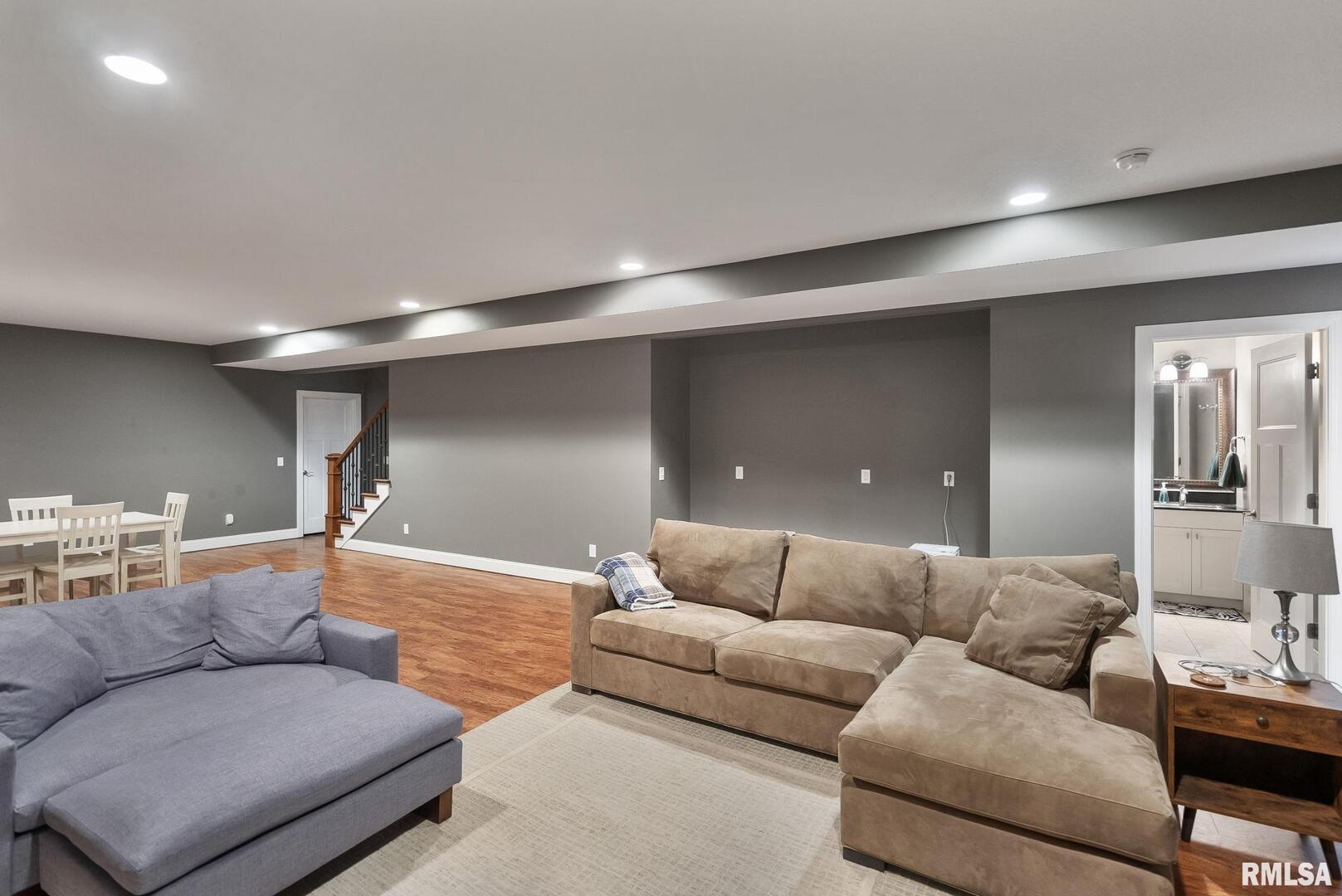 6822 SUMMERFIELD Drive