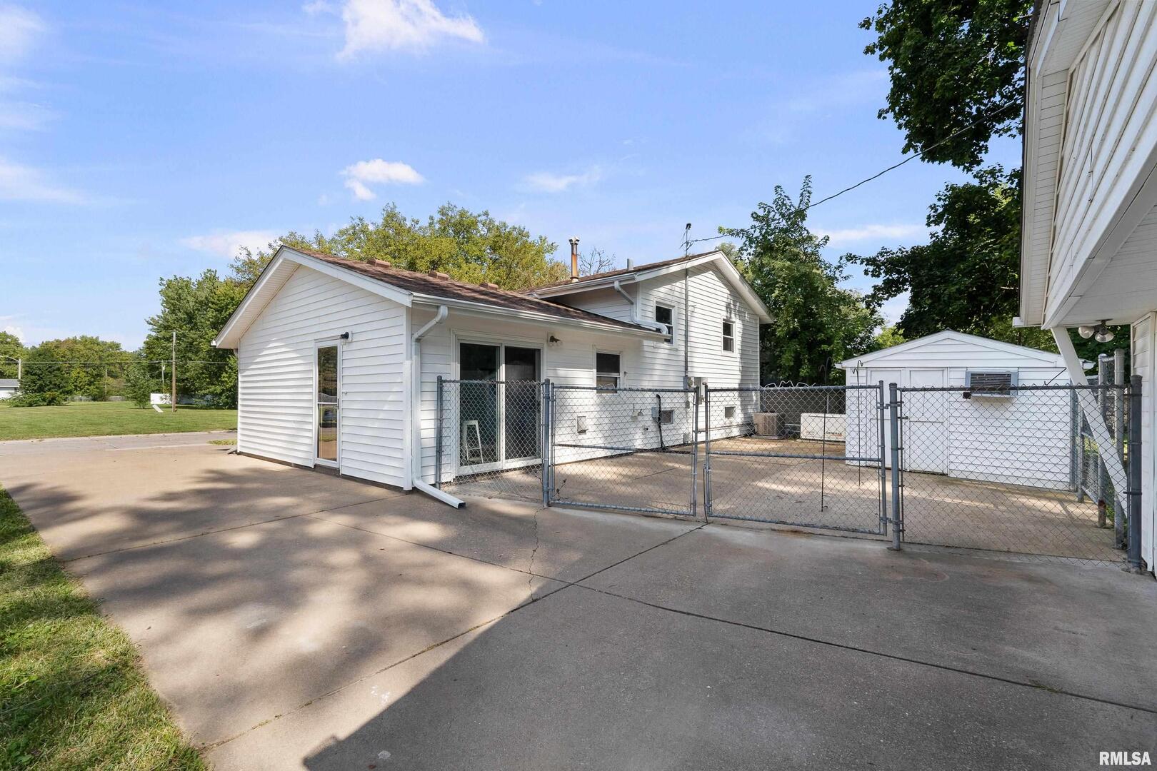 1101 HAWTHORNE Drive