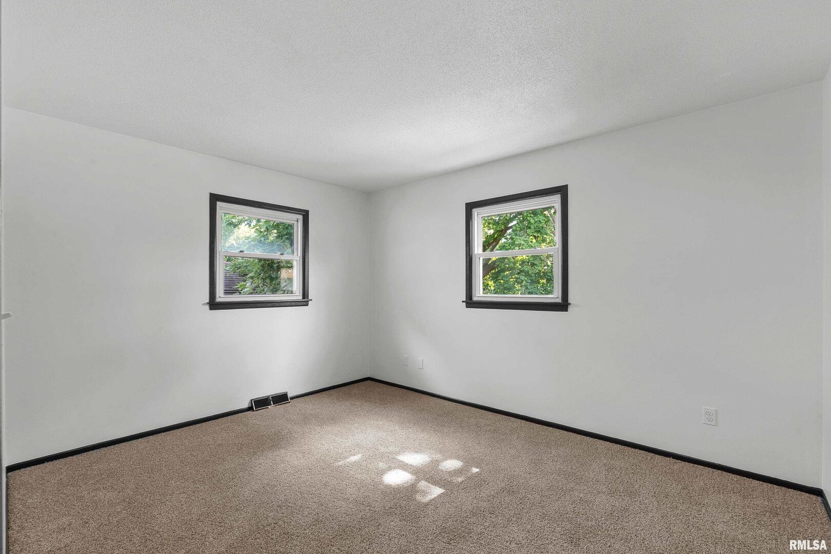 1101 HAWTHORNE Drive