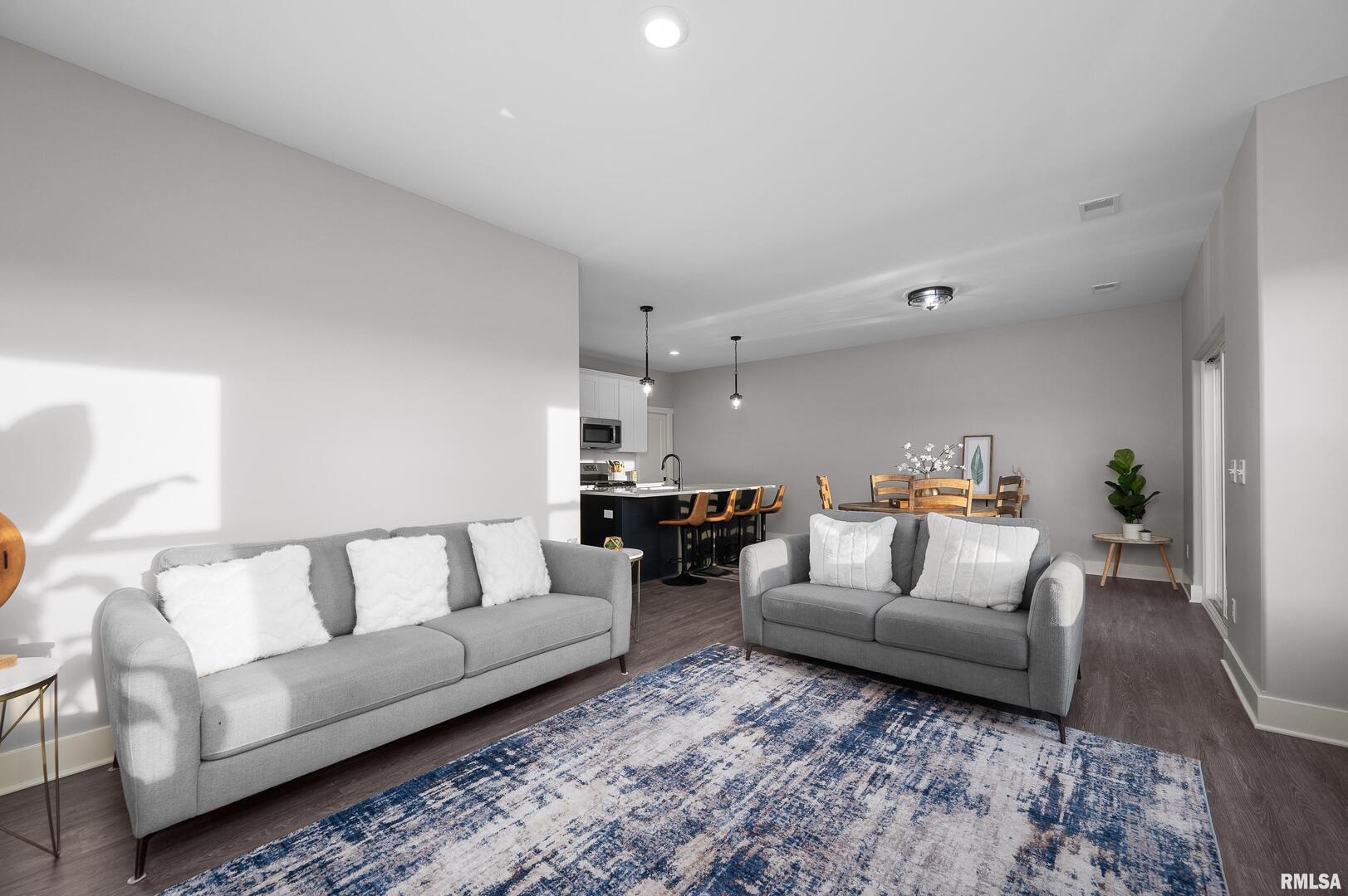 7146 GROVE Crossing