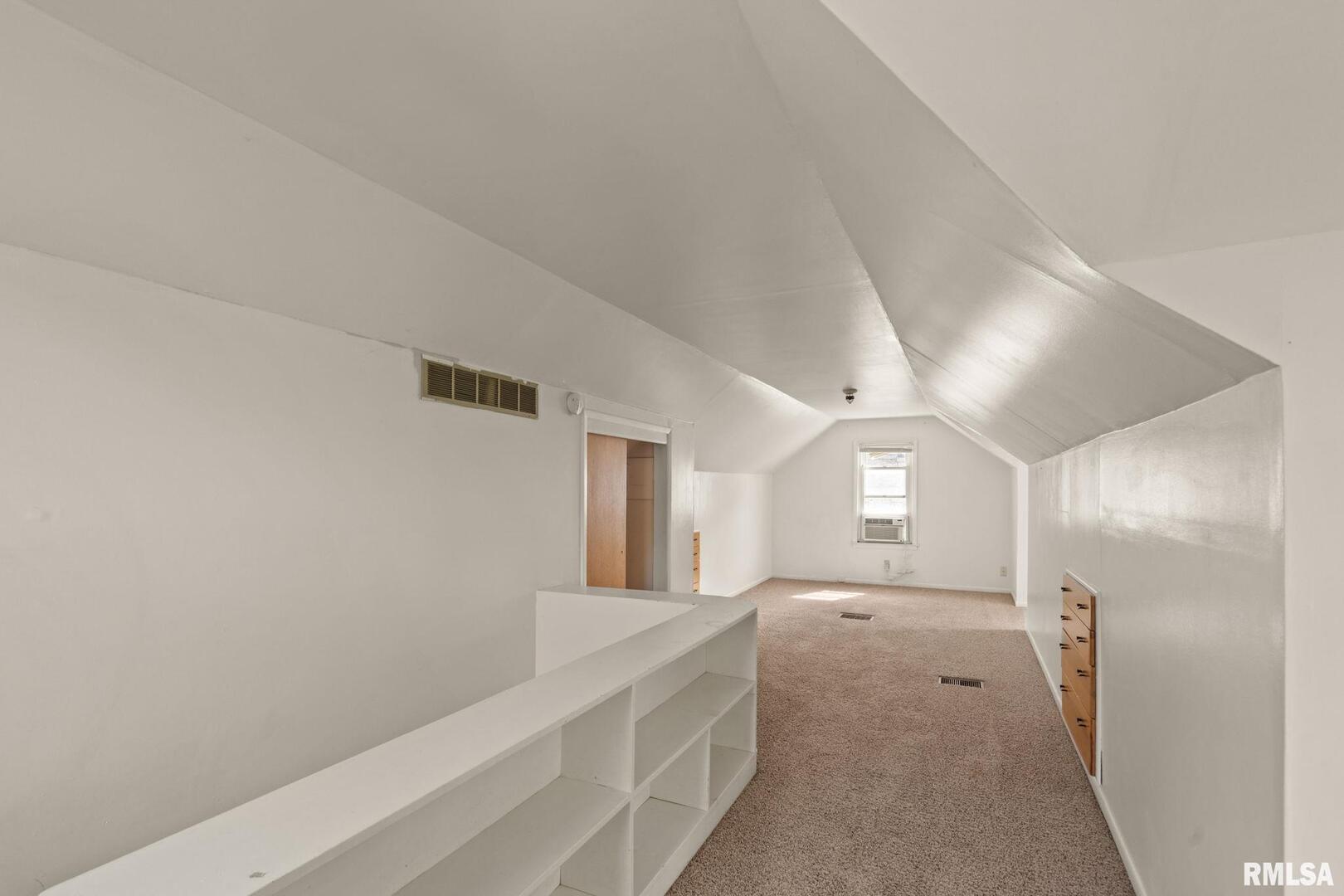 2325 MARQUETTE Street
