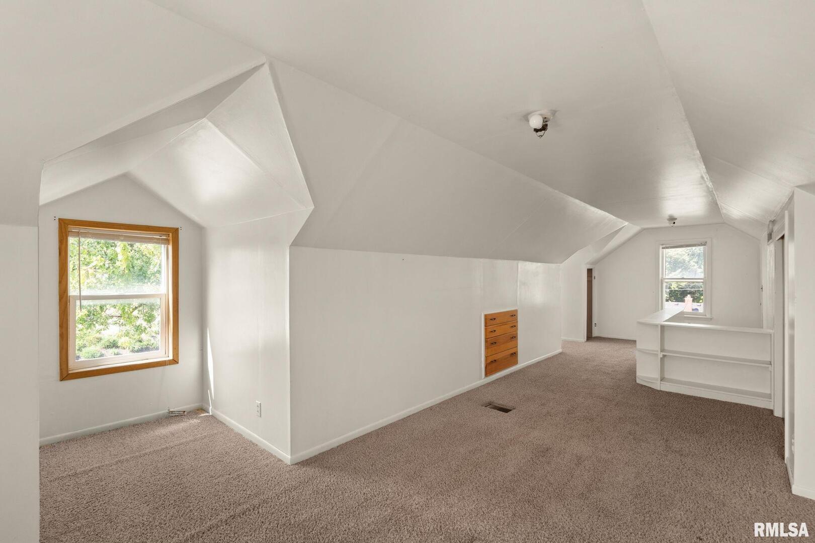 2325 MARQUETTE Street