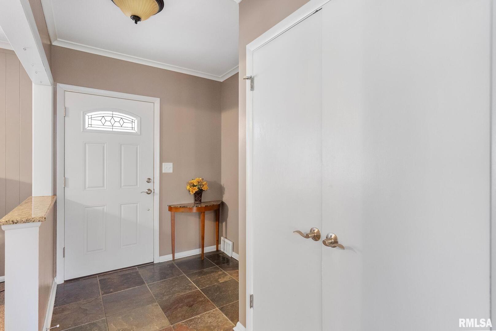 1726 SKYLINE Drive