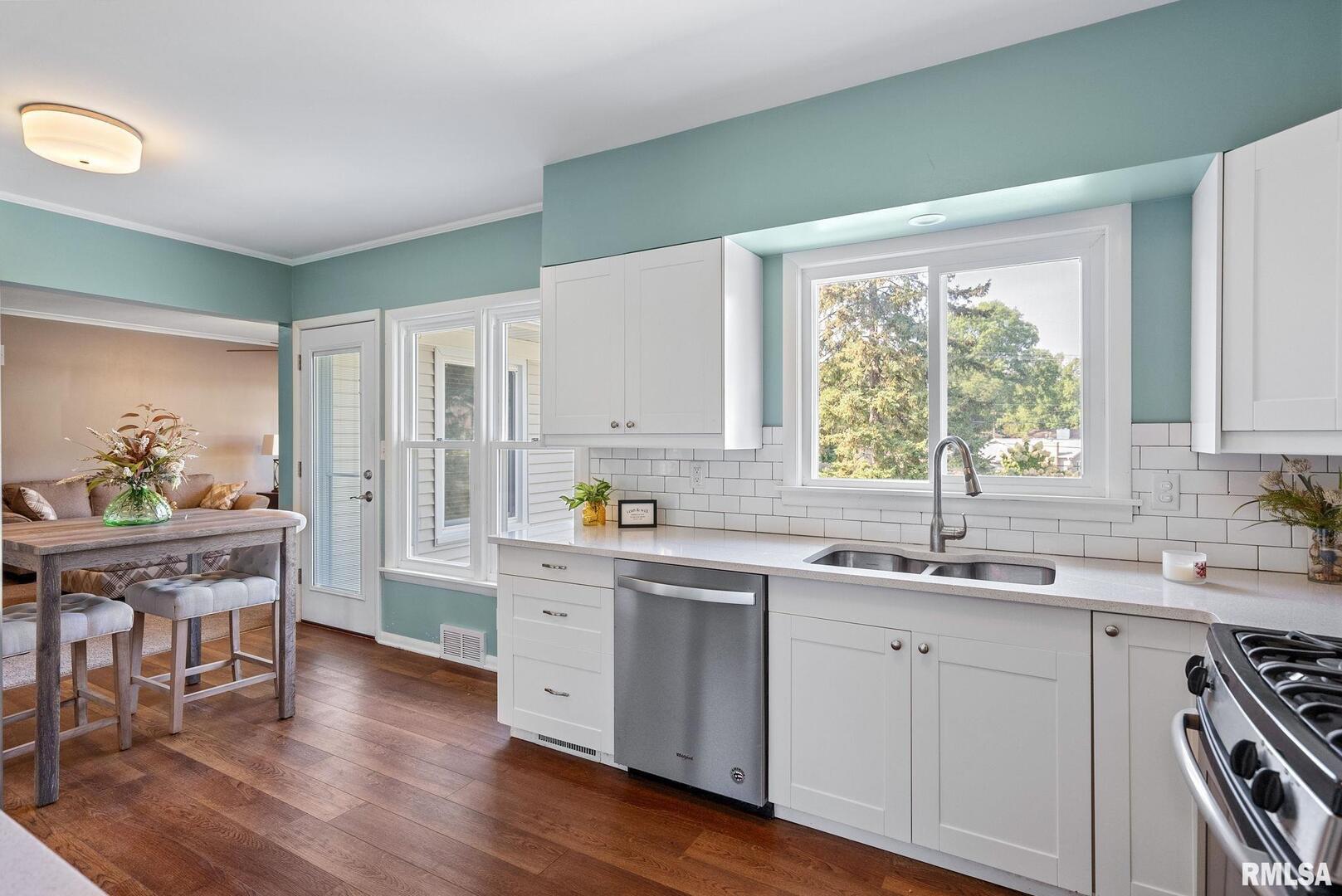 1726 SKYLINE Drive