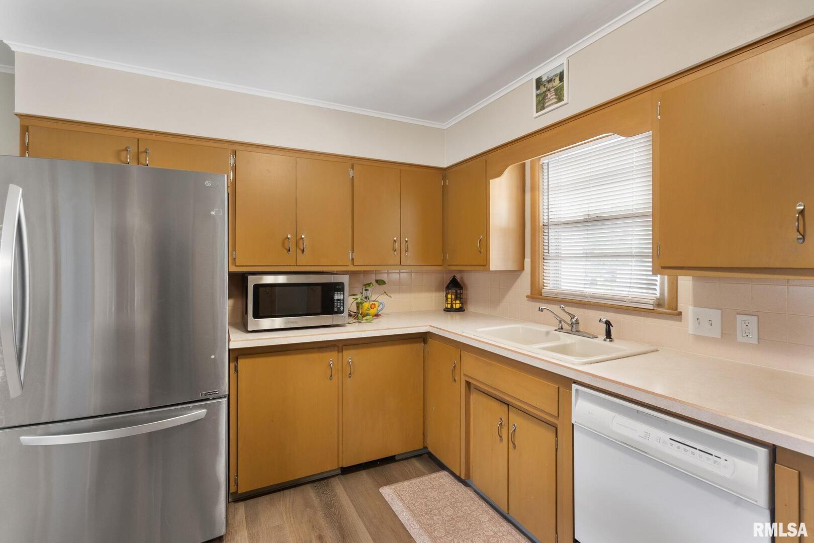 1816 40TH Street Court