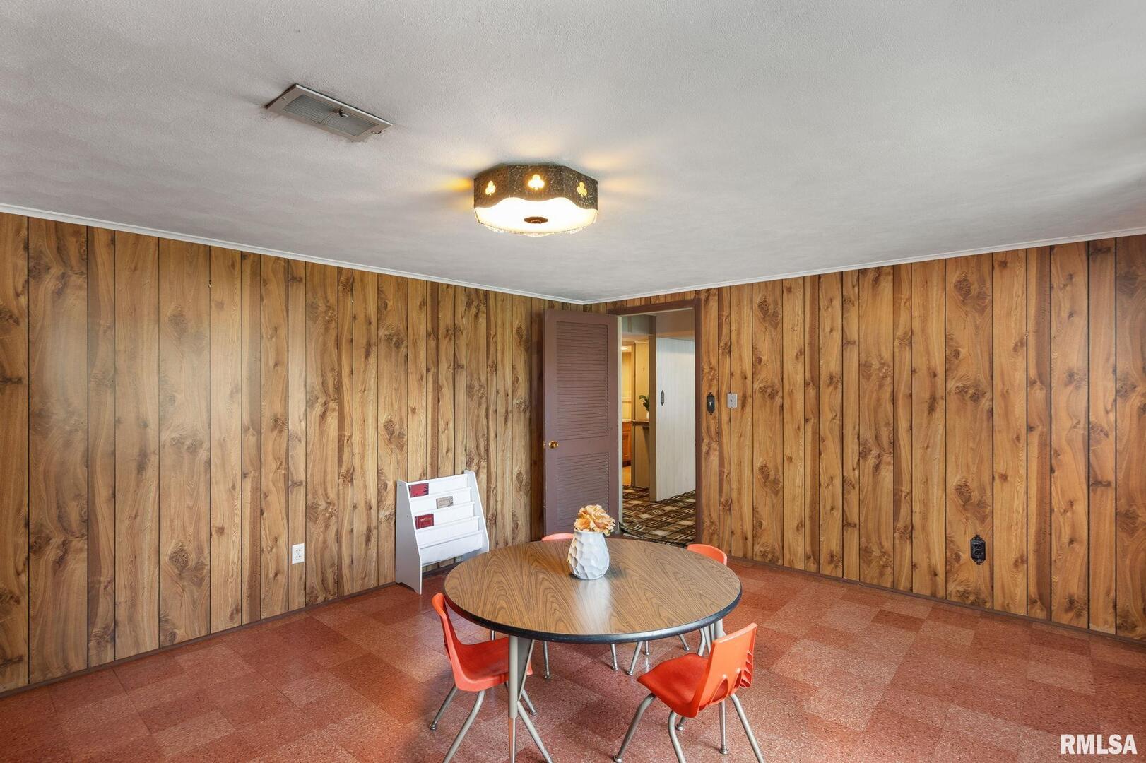 1816 40TH Street Court