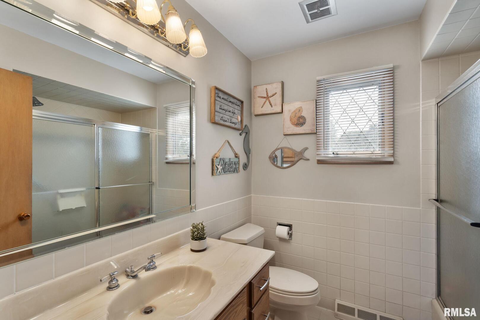 1816 40TH Street Court