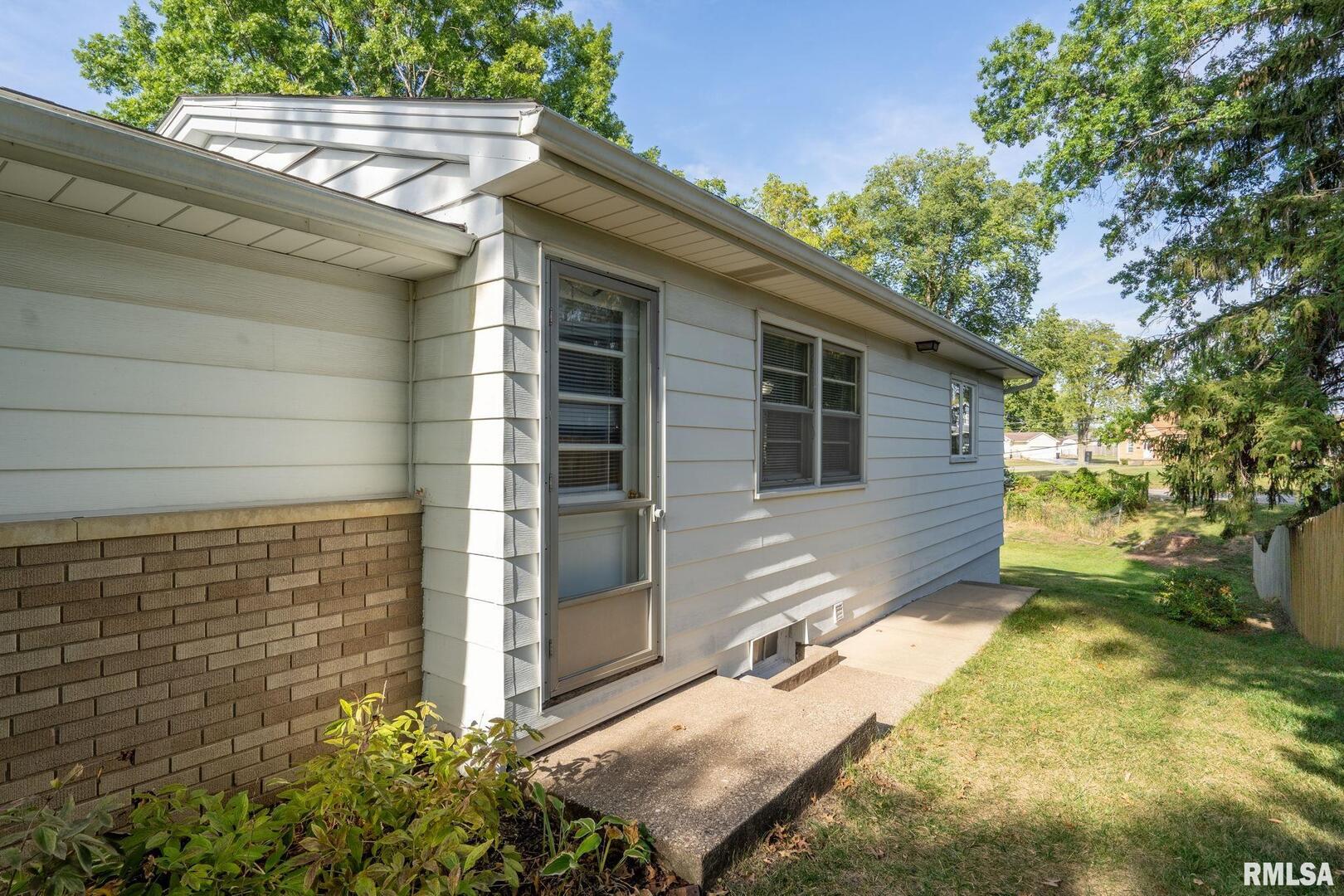 1816 40TH Street Court