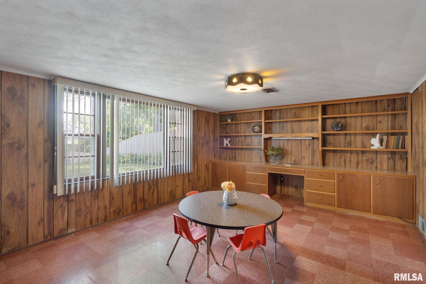 1816 40TH Street Court