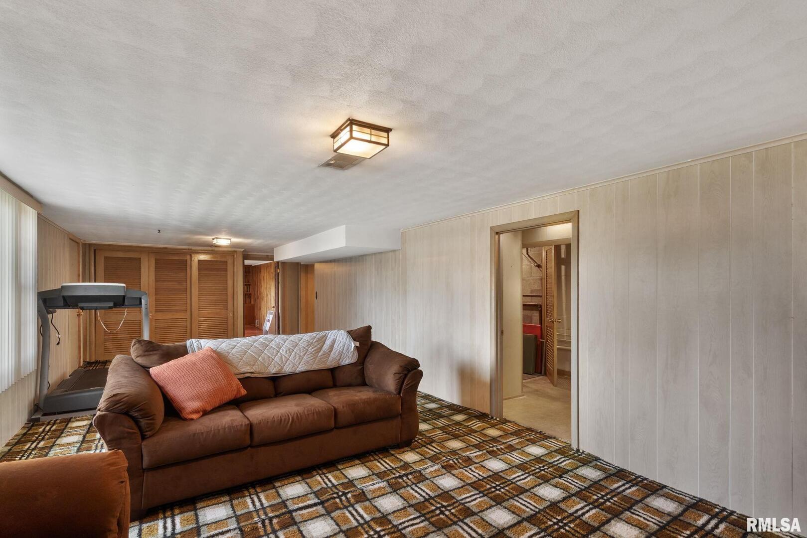 1816 40TH Street Court