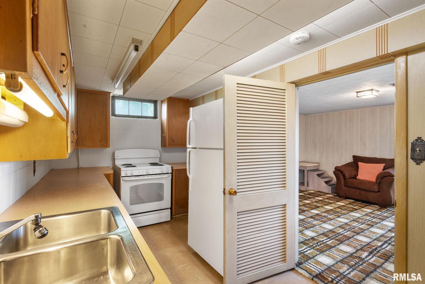 1816 40TH Street Court