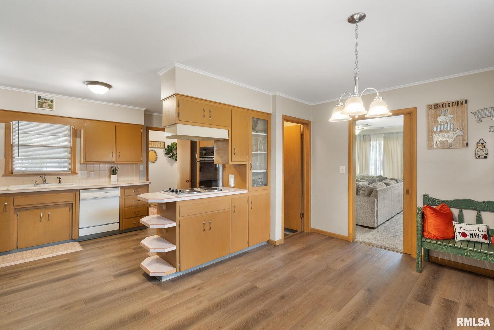 1816 40TH Street Court