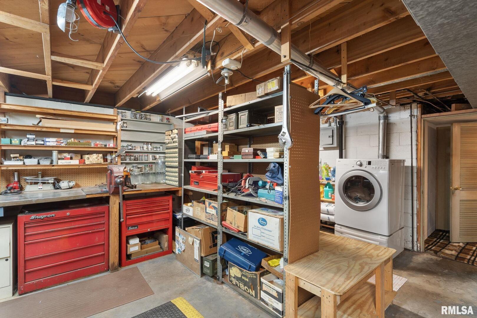 1816 40TH Street Court
