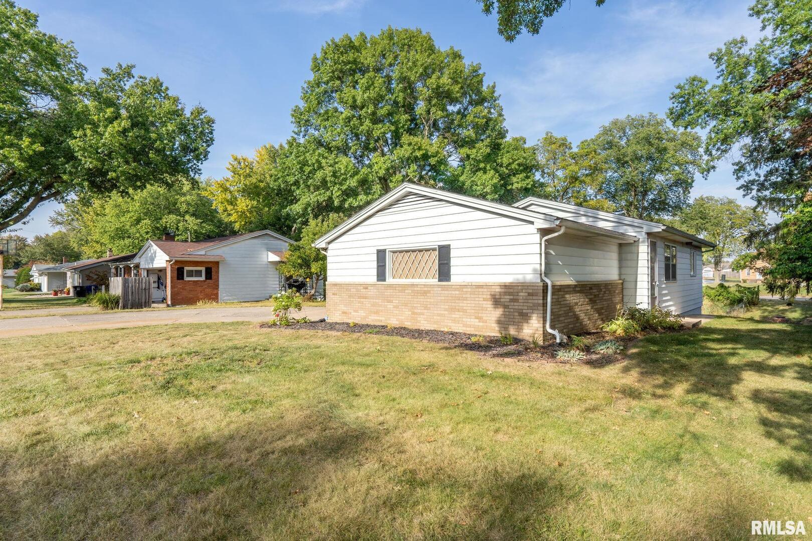 1816 40TH Street Court