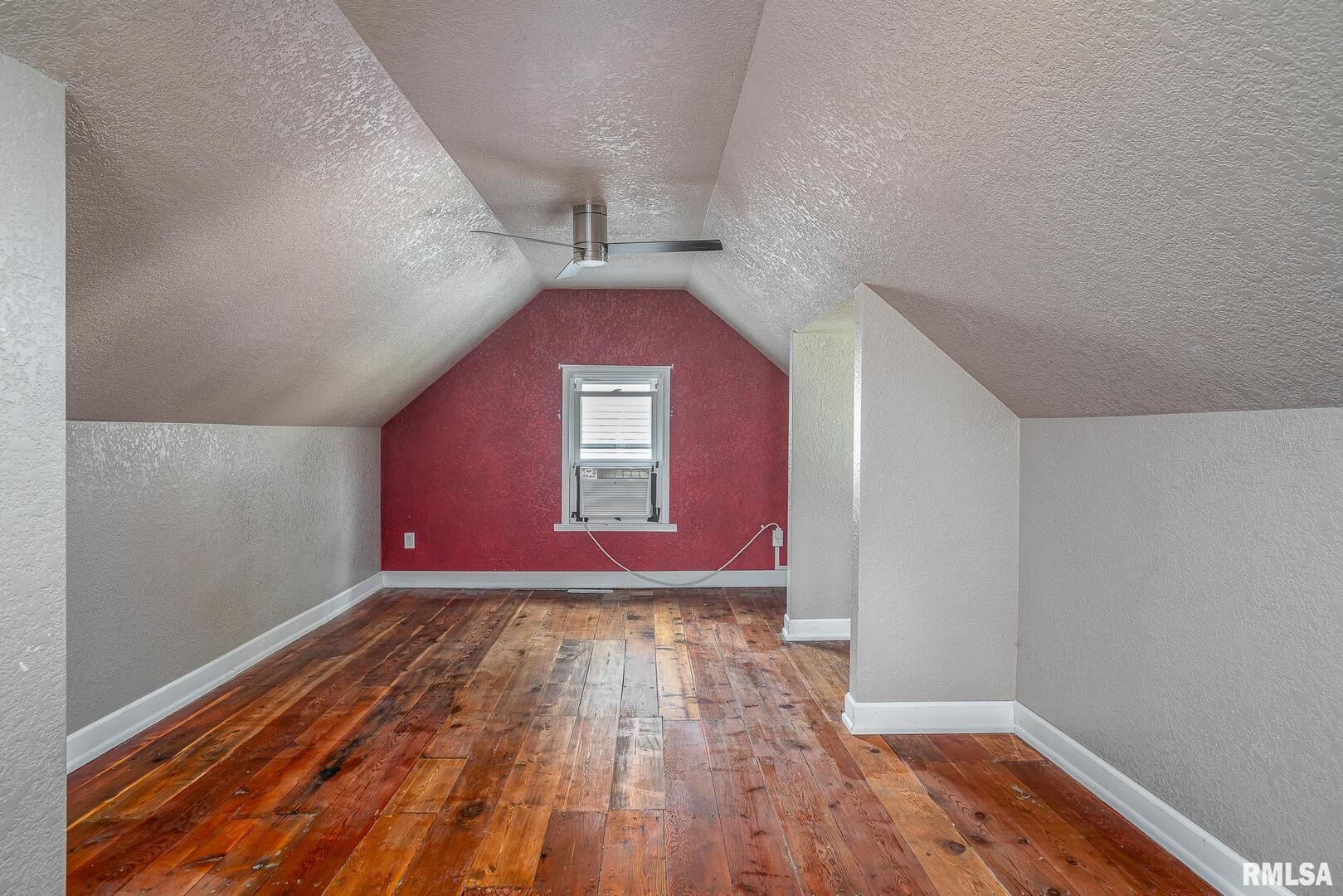20 BLACKHAWK HILLS Court