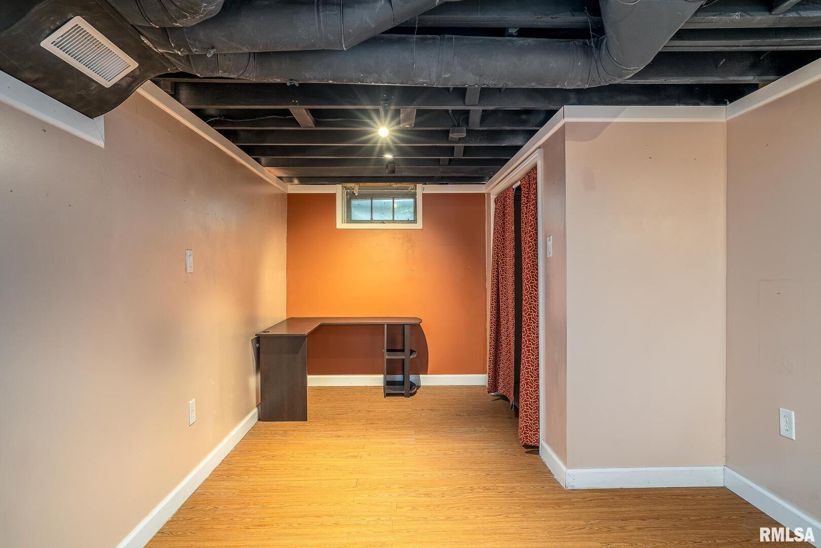 20 BLACKHAWK HILLS Court