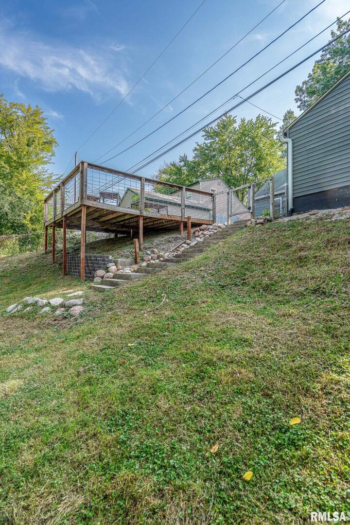 20 BLACKHAWK HILLS Court
