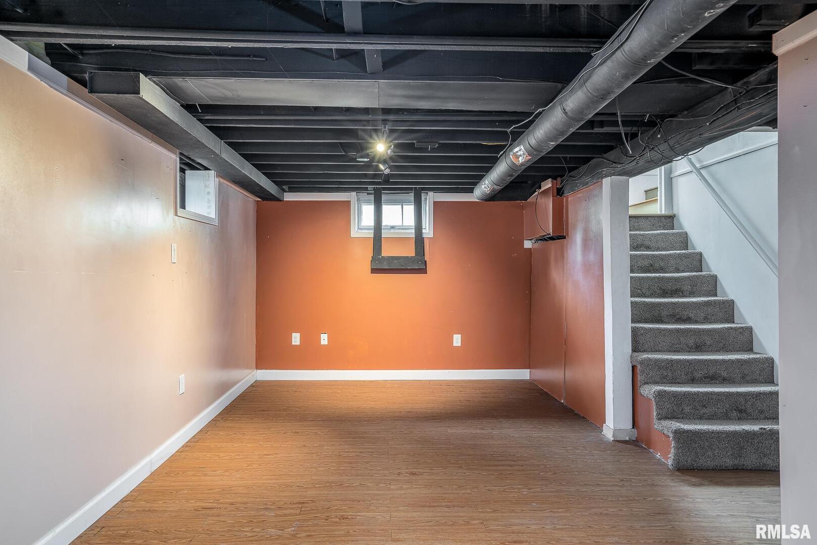 20 BLACKHAWK HILLS Court