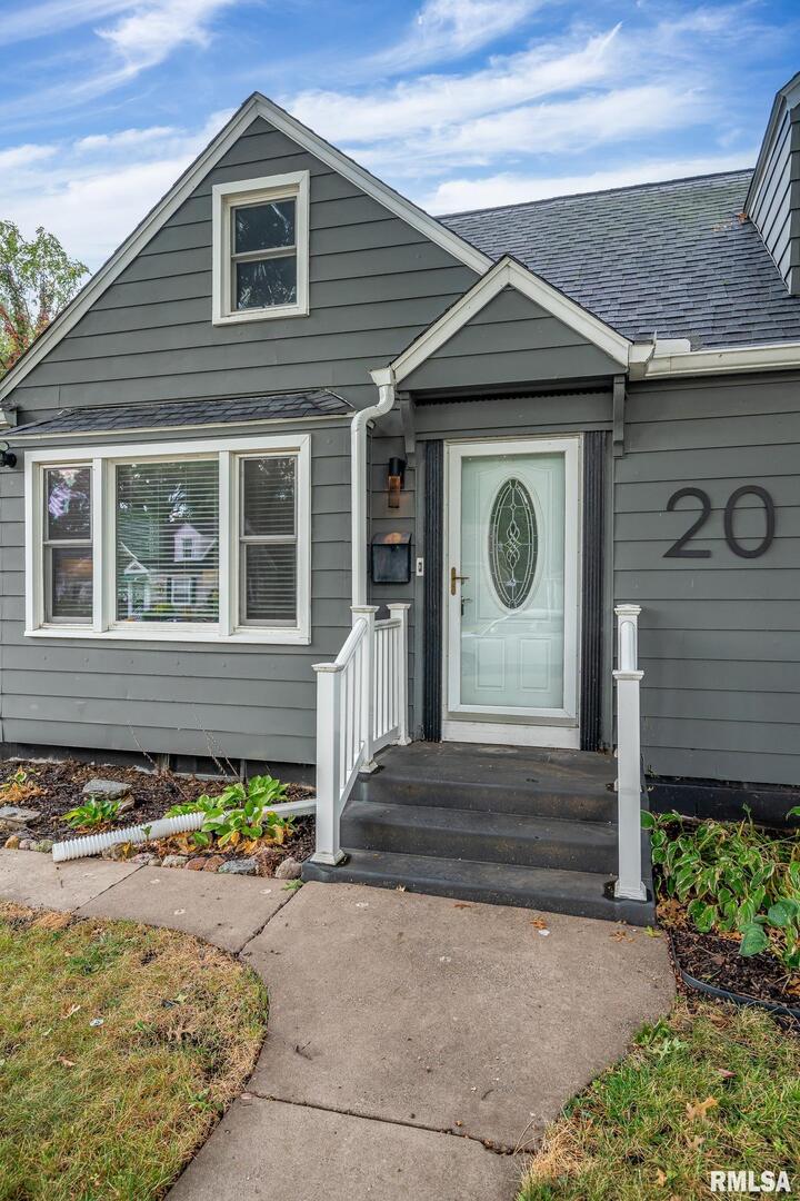 20 BLACKHAWK HILLS Court