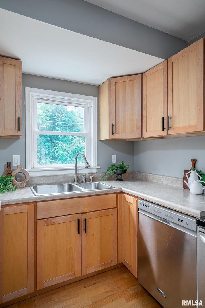 20 BLACKHAWK HILLS Court