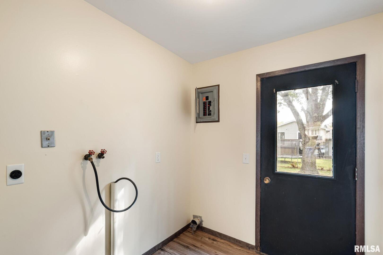 1139 CALVIN Street
