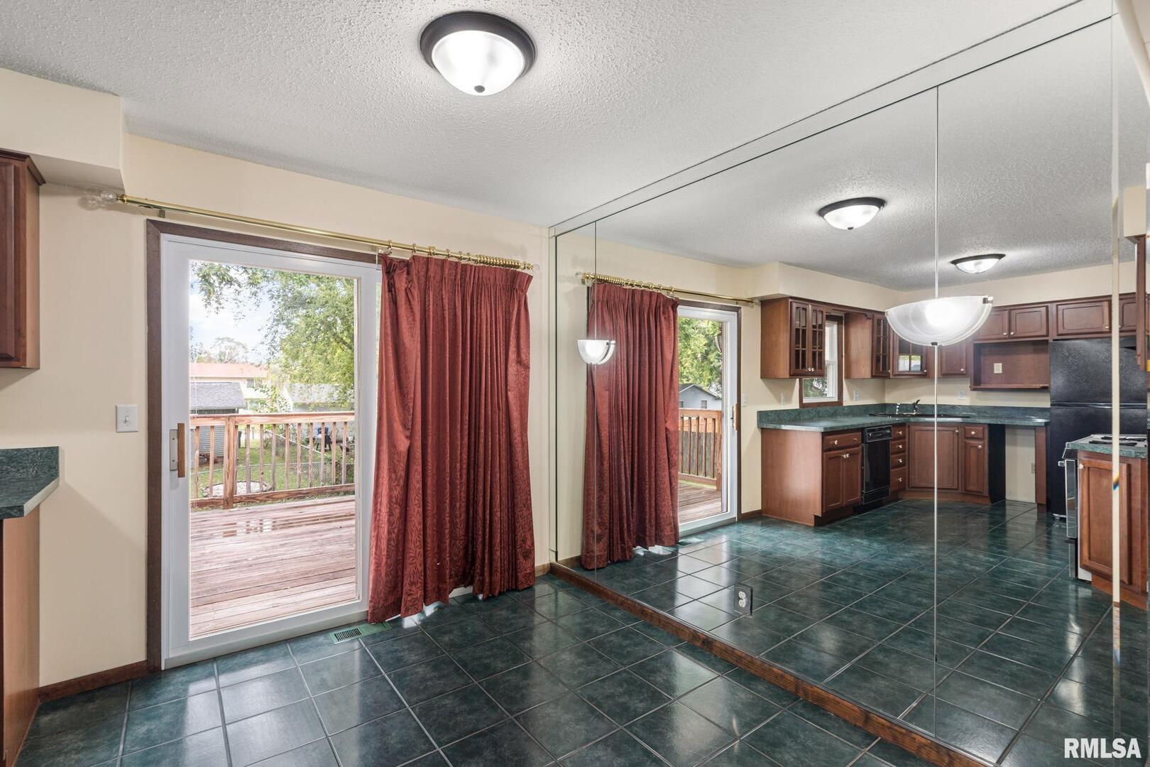 1139 CALVIN Street