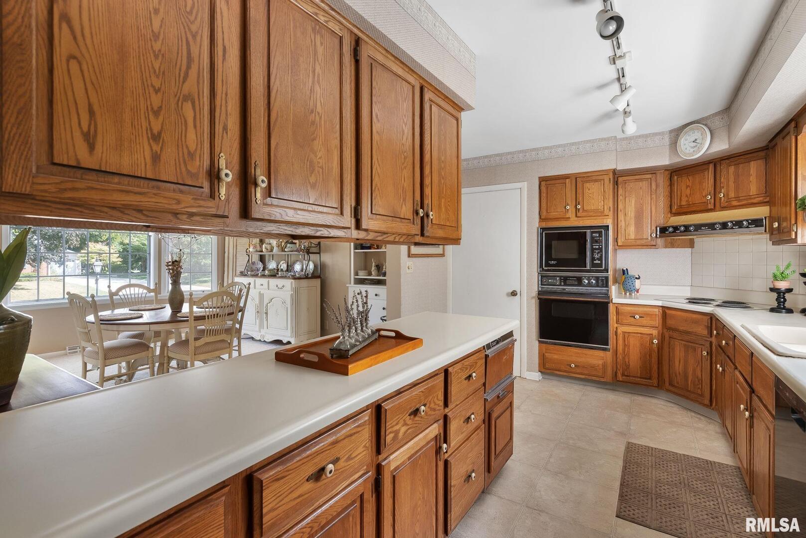 2718 FAIRHAVEN Road