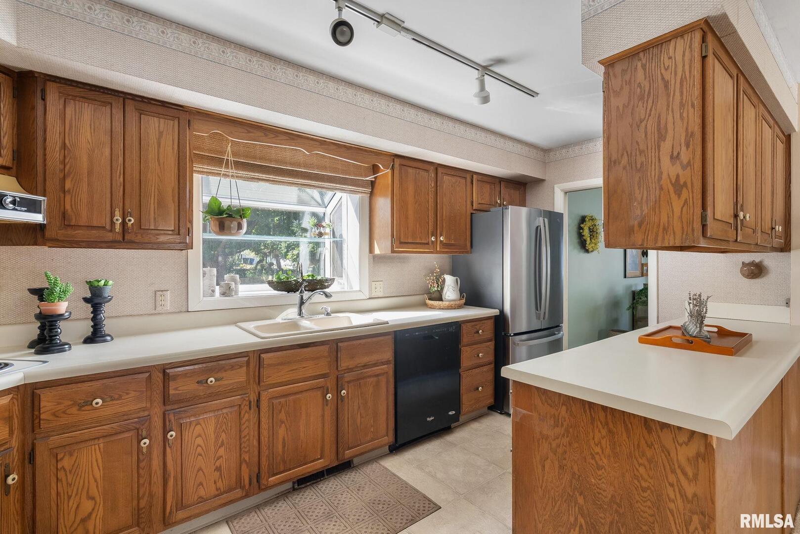 2718 FAIRHAVEN Road