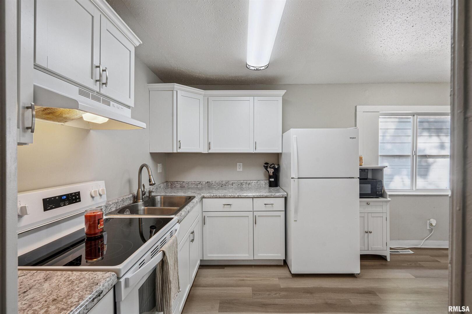 3530 W 29TH Street